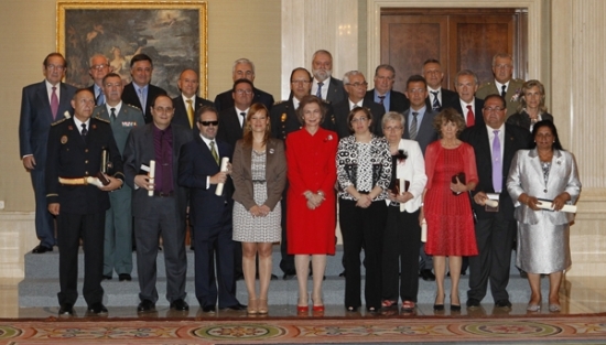 José Fabián Cámara, arriba en el centro, junto a S.M. la Reina de España y el resto de premiados. 