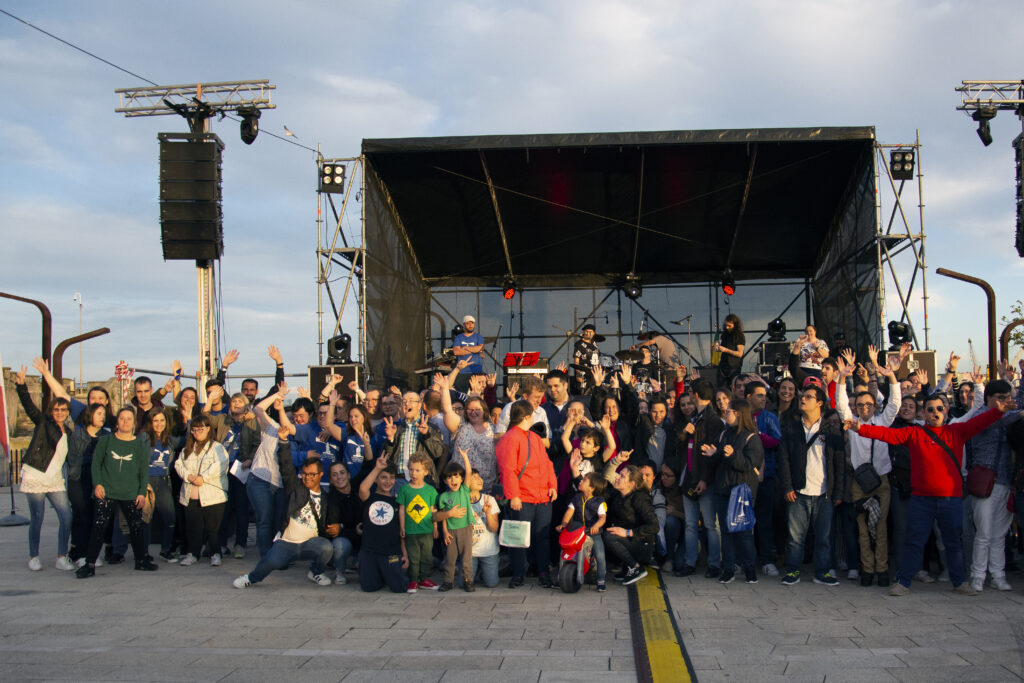 Portada post Los participantes del Encuentro de Jóvenes DOWN ESPAÑA reivindican su autonomía en un evento abierto a la ciudad de A Coruña